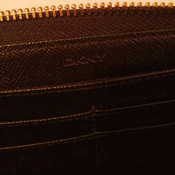 Wallet - Picture 5 of 9